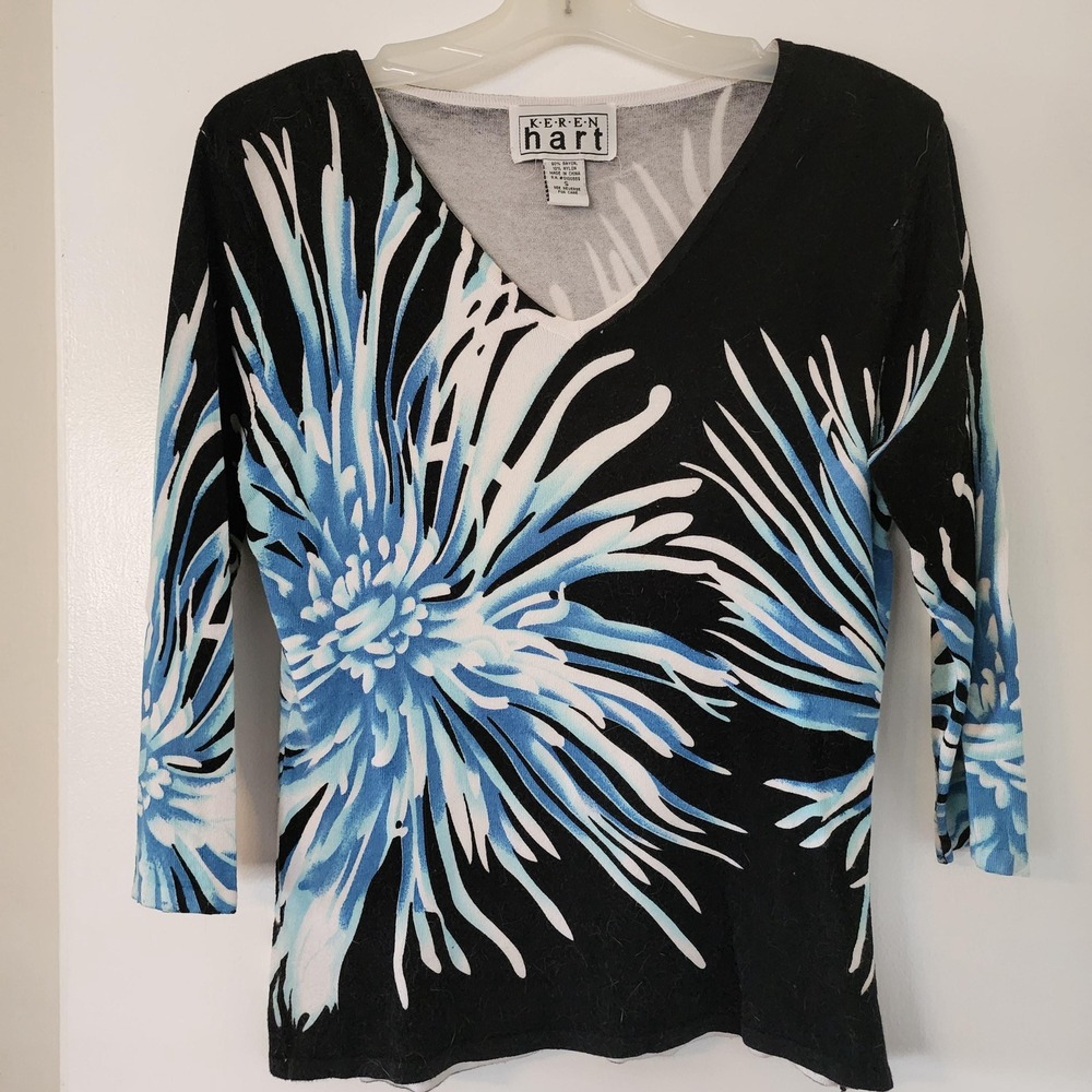 S Black and Blue Floral V-Neck Thin Sweater by Keren Hart